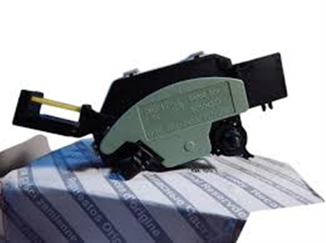 DEBRIYAJ PEDAL KONTAKTORU LINEA 1.6 10