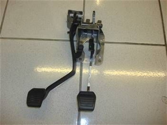 DEBRIYAJ VE FREN PEDAL TAMIR TAKIMI CONNECT 03