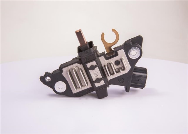 KONJEKTOR TOYOTA YARIS 1.0 - 1.3 VVTI 05 F00M145874