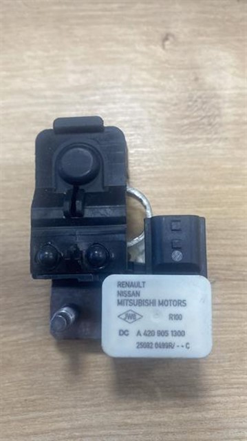 AKU GERILIM KAPTORU CLIO V ICI ORIJINAL