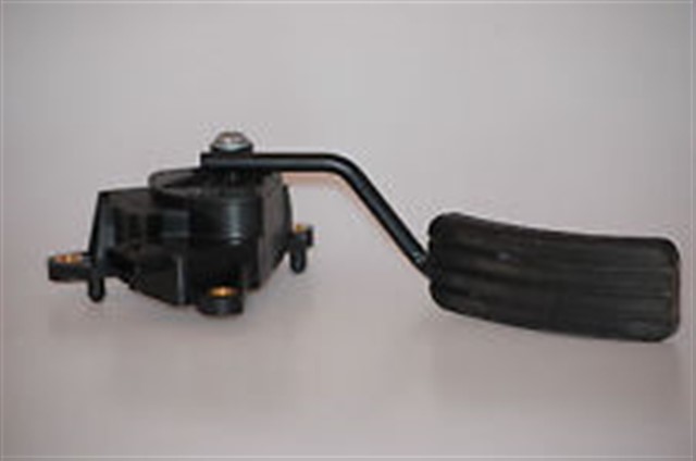 GAZ PEDALI RENAULT KANGO III