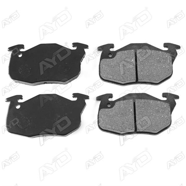 ON BALATA R9 - R11 - R19 CLIO - EXP - P106 - P206 GDB327