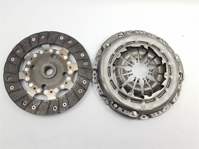 302055884R DEBRIYAJ SETI RULMANSIZ CAPTUR II 20 MEGANE IV 15 LODGY 12 DUSTER II 17 1.5 BLUE DCI EURO 6 CLIO V 19 1.3 TCE