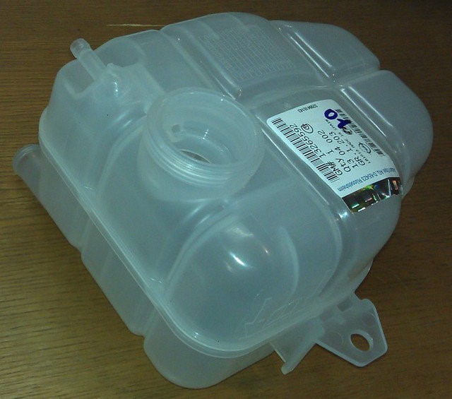 YEDEK SU DEPOSU KAPAKLI GENLESME TANKI OPEL MERIVA B 1.4 - 1.6 - 1.7CDTI 10 17