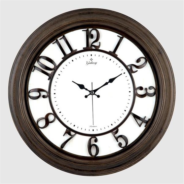 DUVAR SAATI KAHVERENGI AHSAP GORUNUM ICI BEYAZ CERCEVE 46CM KABARTMA RAKAMLI SELEFON KORUMALI AMERIKAN BRISTOL KADRAN METAL AKREP/YELKOVAN/SANIYE AKAR SANIYELI MEKANIZMA ABS HAMMADDE MINERAL CAM