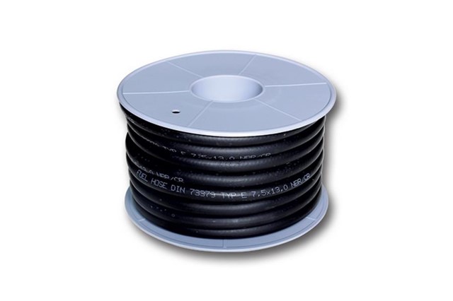 YAKIT HORTUMU TUM ARABALAR ICIN ICTEN ORGULU 7.5MMX13.5MM E TIPI PLASTIK MAKARALI