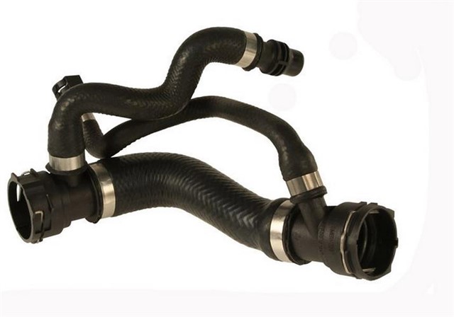 RADYATOR HORTUMU UST E60