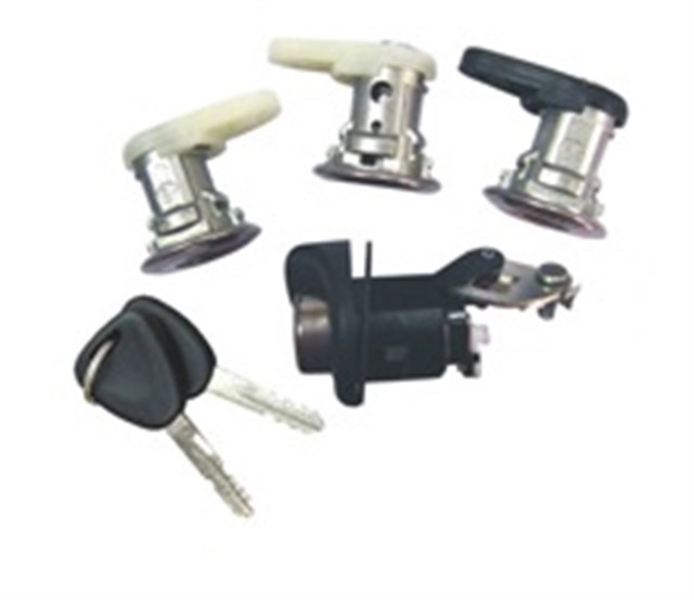 KAPI KILITI 4 SET D.LOGAN 2007 - 