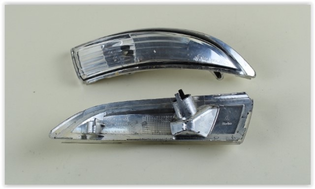 DIS DIKIZ AYNA SINYALI SAG FIESTA 08 17 B - MAX 14 17