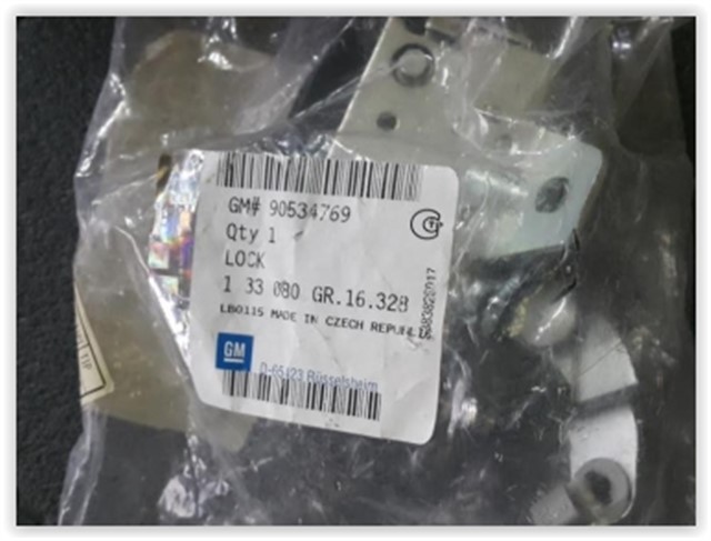 133080 ARKA BAGAJ KILIDI CORSA C