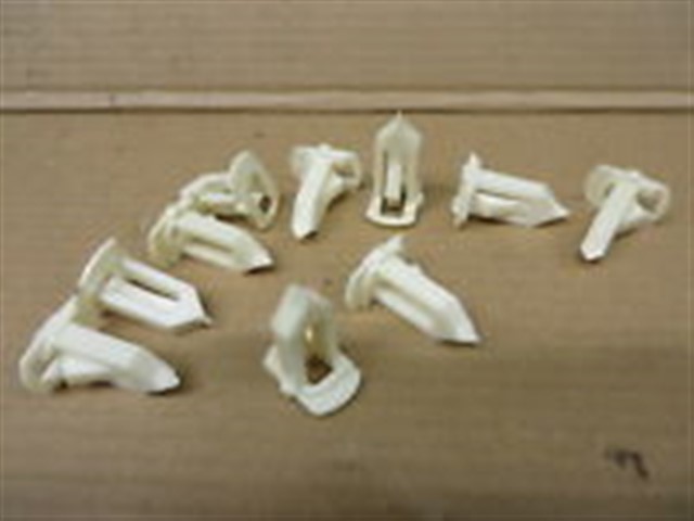 TAVAN DOSEME KLIPSI INSIGNIA B