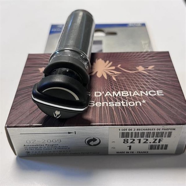 ARAC ICI PARFUM CICEKLI