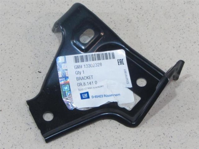 CAMURLUK ON SAG TUTUCU BRAKETI AST - J