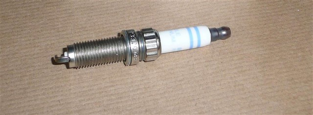 ATESLEME BUJISI DOUBLE PLATINUM GRANDLAND - P208 - P2008 - P308 - 3008 - P5008 - C3 - C4 - DS3 - DS4 1.2 THP - XHT - XHL 130 3 SILINDIR F10 F20 F30 F01 F25 F26 F15 F16 SIZKBR8B8HG