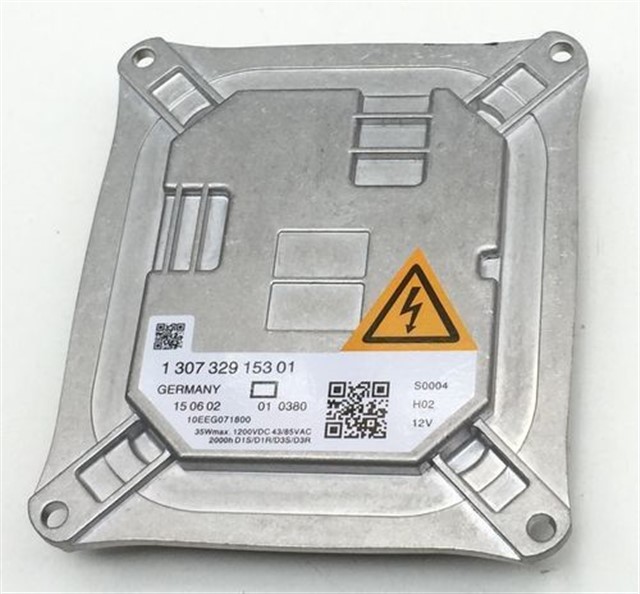 XENON FAR AYAR BEYNI RENAULT MEGANE III 09 FLUENCE 09 SCENIC III 09