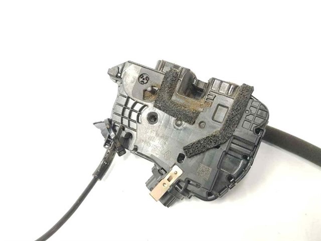 SOL ARKA KAPI KILIDI