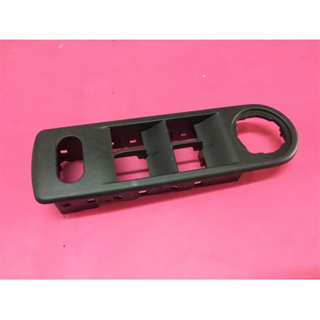 CAM DUGMESI CERCEVESI SOL ON CLIO 4