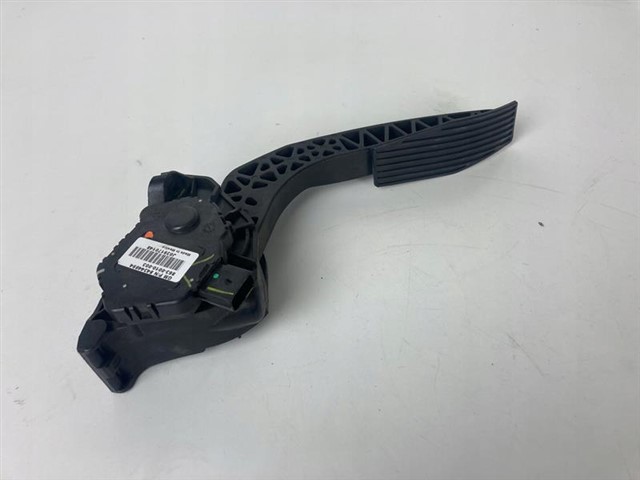 GAZ PEDALI KOMPLE INSIGNIA B 2018