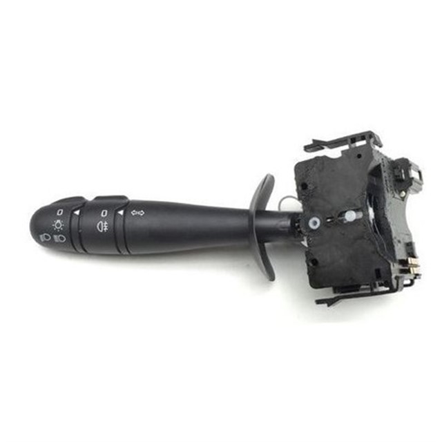 FAR KORNA KOLU ON SIS - ARKA SIS R.TRAFIC II - LAGUNA II - VIVARO - ESPACE IV 2005 - 