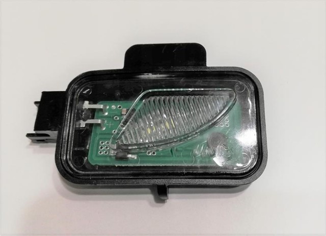 SINYAL CEVRE AYDINLATMA LAMBASI SOL PASSAT 2015 - 