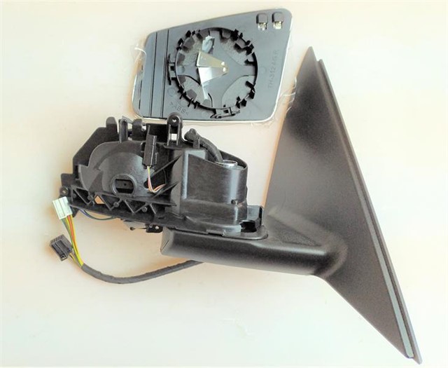 AYNA MERCEDES C W204 10 - 13 ELEKTRIKLI KATLANIR ISITMALI AYDINLATMALI HAFIZALI ASFERIK SAG GOVDE 2048100215