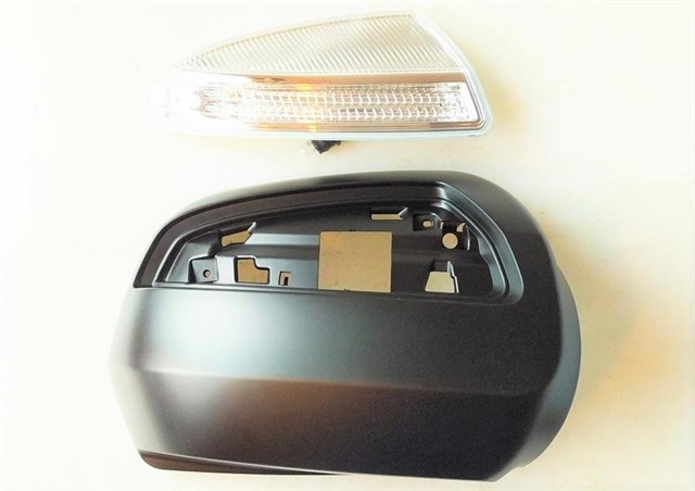 KAPAK MERCEDES M - CLASS W164 GL - CLASS X164 2008 - 2011 ASTARLI YAN ALT SINYALLI SAG