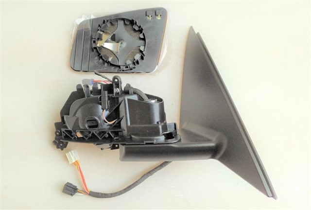 AYNA MERCEDES C W204 10 - 13 ELEKTRIKLI ISITMALI ASTARLI SINYALLI HAFIZALI ASFERIK BLIS SOL 2048111107