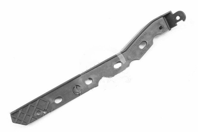 TAMPON BAGLANTI BRAKETI ON SAG MONDEO 01