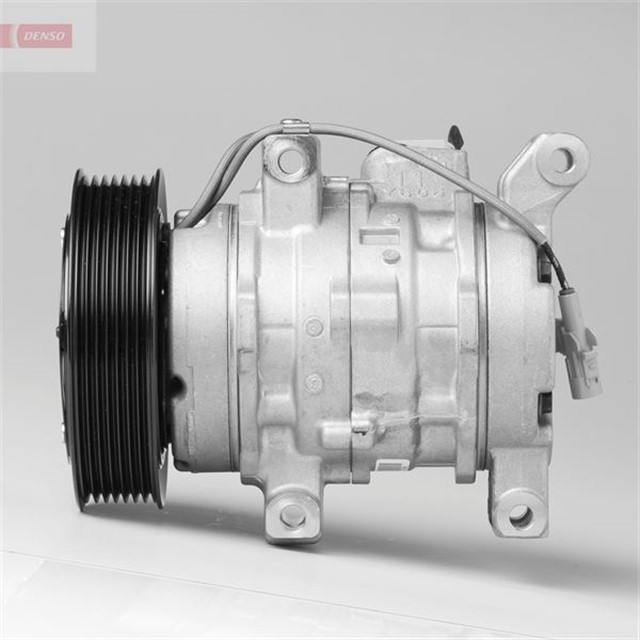 COMPRESSOR. AIR CONDITIONER TOYOTA HILUX III 05 - 