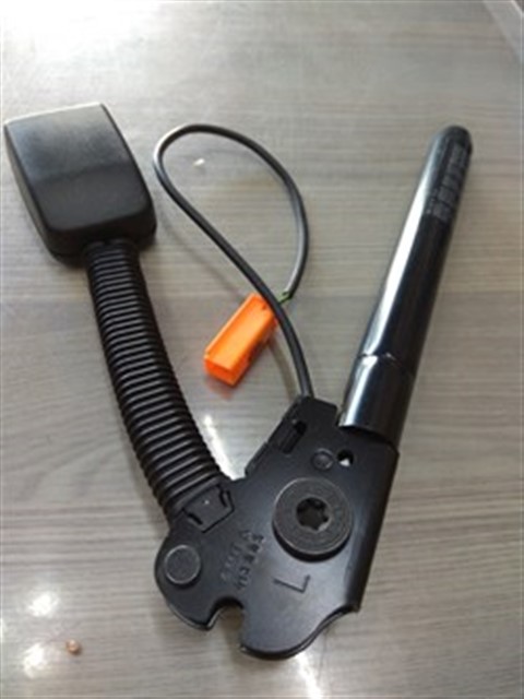 TOKA KOMPLESI - EMNIYET KEMERI FIESTA - 2009