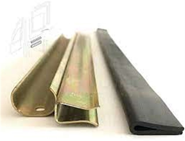 KIZAK:KAPI CAMI.ON 2 TRANSIT 98 VE83