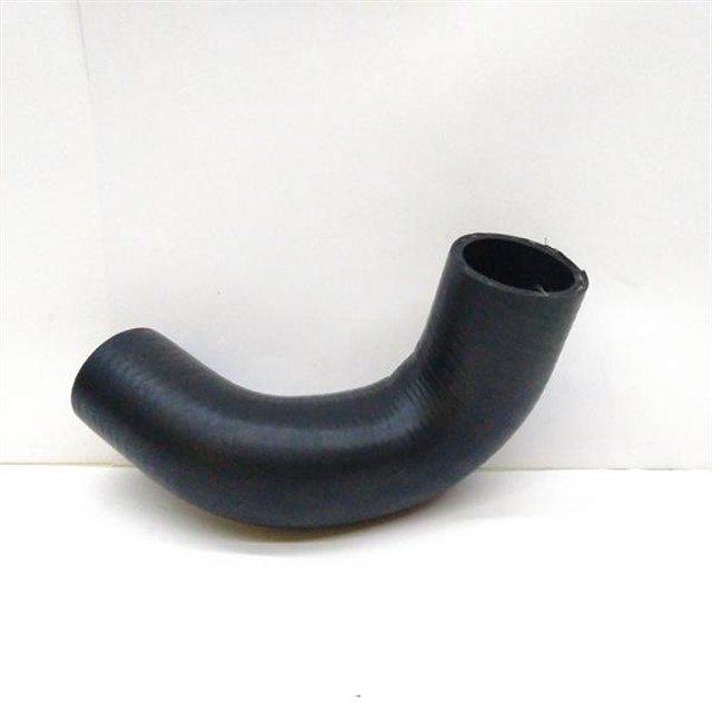 RADYATOR UST HORTUMU 124