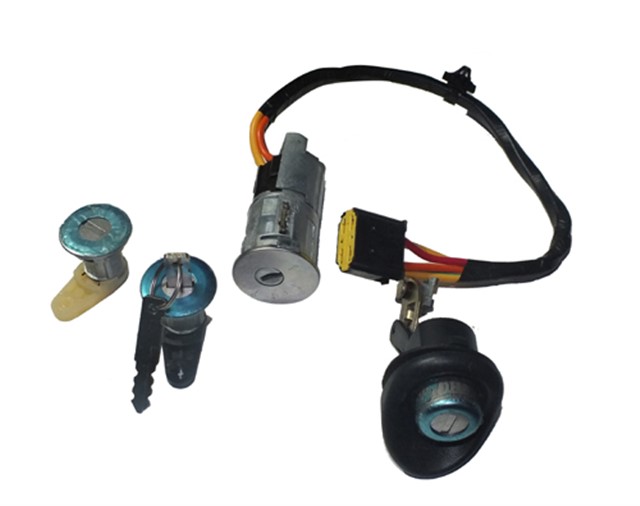 KONTAK ANAHTARLI DACIA LOGAN - SANDERO RENAULT TRAFIC II 12 - 10