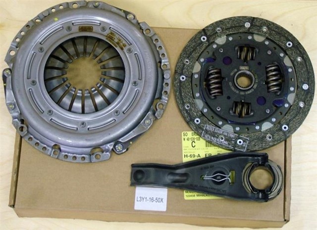 DEBRIYAJ SETI BASKI DISK RULMANSIZ MAZDA 5 2.0L RF7J CR19 DIZEL 6 VITES 05 - 10 2.0L LF CR19 BENZIN LI 5 VITES 05 - 10