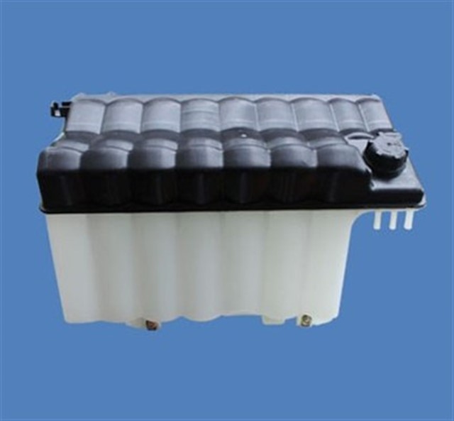 GENLESME KAVANOZU RADYATOR EK SU DEPOSU DAF 75 CF FA 75 CF 250 - 75 CF FAG 75 CF 250 - FAN 75 CF 250