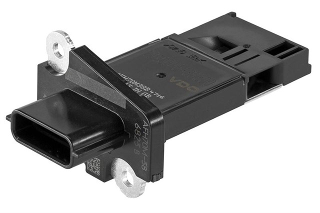 MAF SENSORU NISSAN X - TRAIL I T30 01 X - TRAIL II T31 08 13 350Z COUPE Z33 02 GT - R R35 14 JUKE F15 10 NAVARA 06 QASHQAI 07 13 2.0 2.0DCI 2.5DCI 3.5 V6