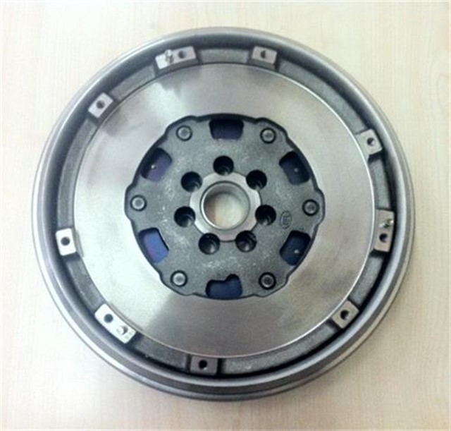 DEBRIYAJ VOLANI SABIT MGN III - FLUENCE - QASHQAI 1.5DCI 6 ILERI 7701477758 DEB.SETI ILE KUL