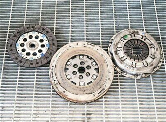 DEBRIYAJ SETI VOLANLI QASHQAI J11 1.6 DIG - T 120 KW BENZINLI